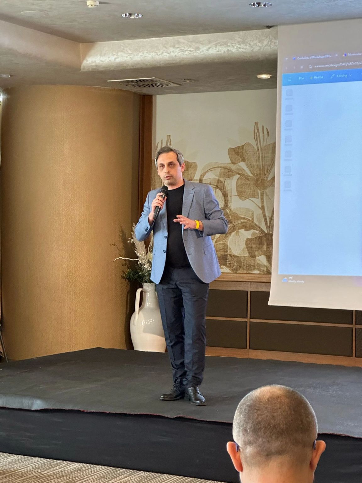 Costin Teodorovici speaking on the Business Days Iași main stage
